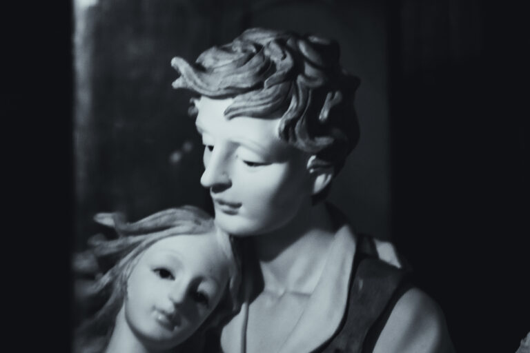 Family Connections and Emotional Resilience​